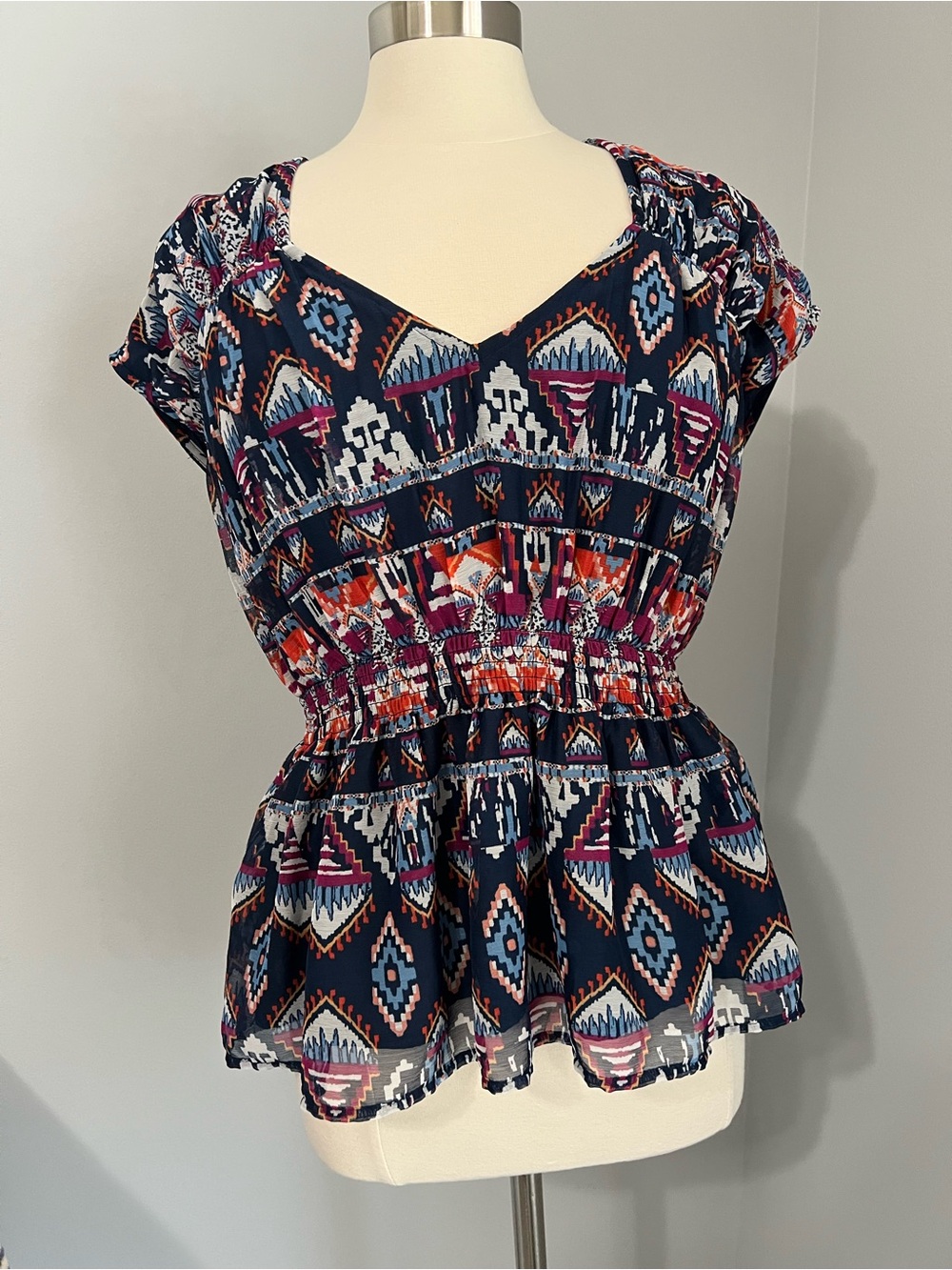 Old Navy Size L Multicolor Navy Aztec Waist Defined Dolman Cap Sleeve Top Blouse